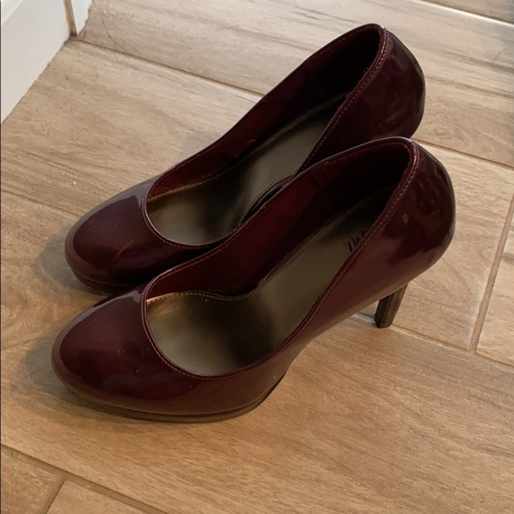 Red Heels - Picture 2 of 3